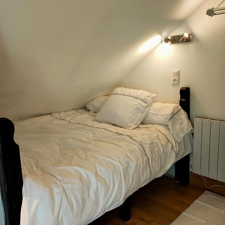 Aux Trois Tilleuls Bed & Breakfast Loches Oda fotoğraf