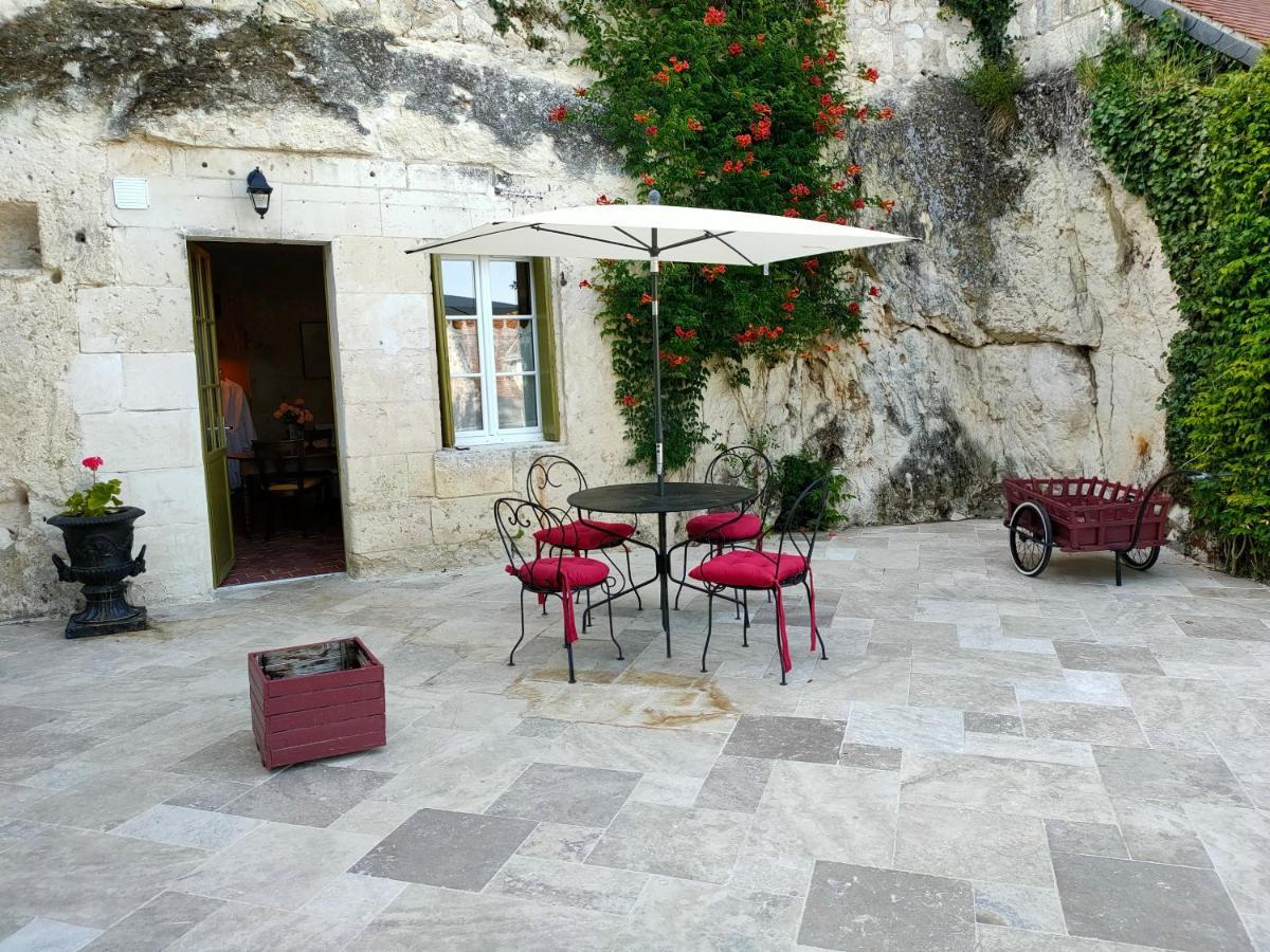 Aux Trois Tilleuls Bed & Breakfast Loches Oda fotoğraf