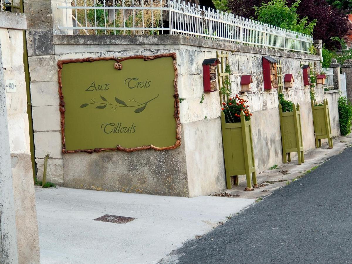 Aux Trois Tilleuls Bed & Breakfast Loches Dış mekan fotoğraf