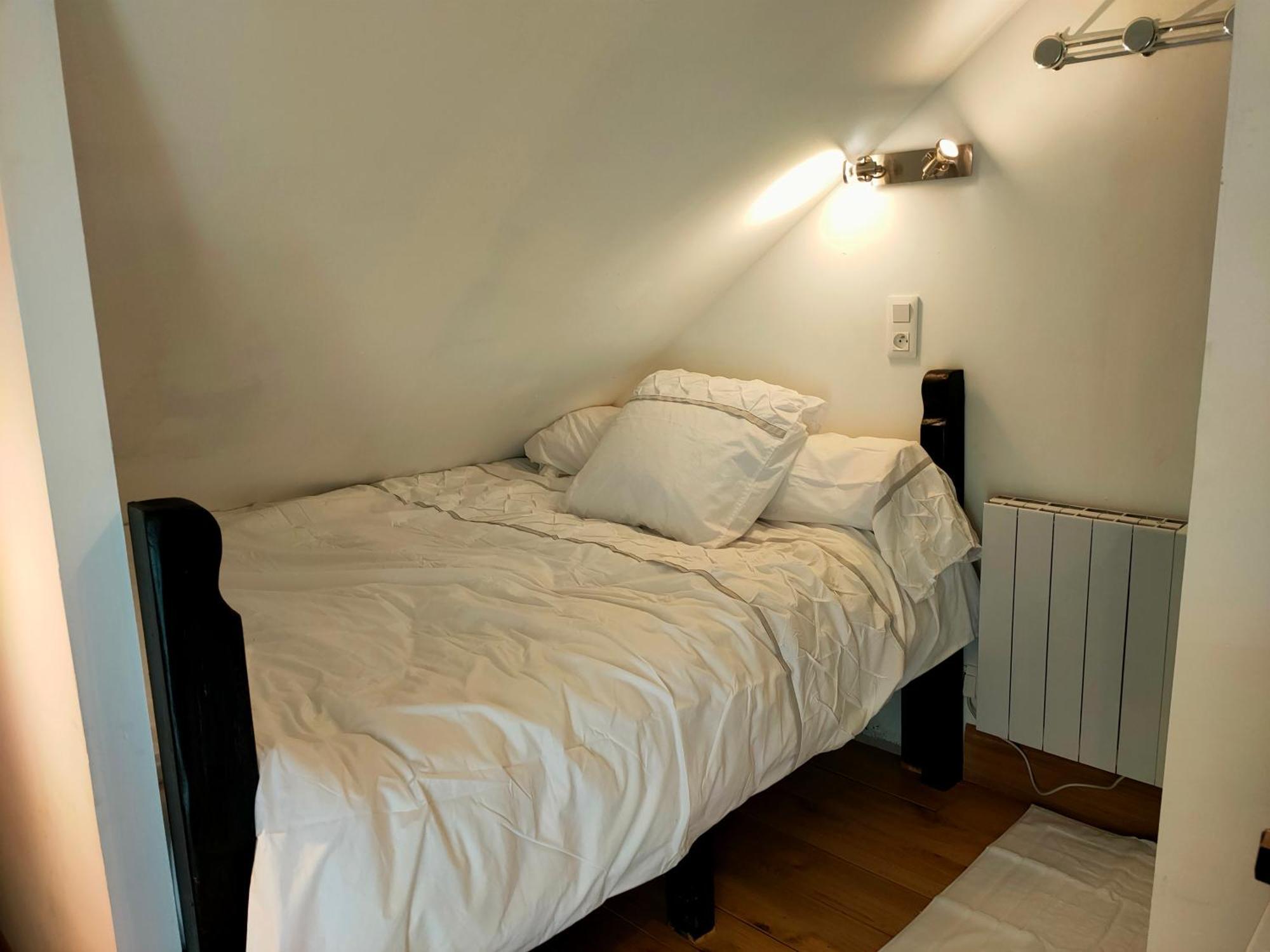 Aux Trois Tilleuls Bed & Breakfast Loches Oda fotoğraf